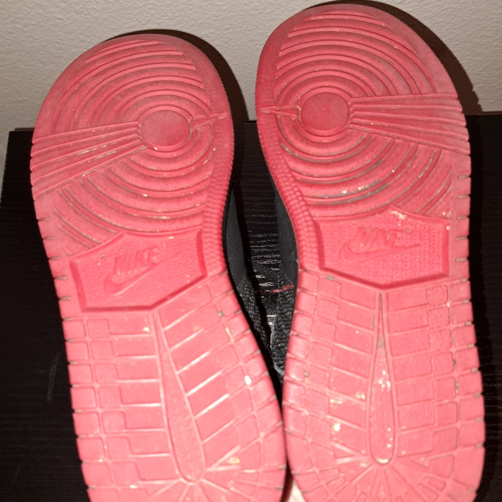 Kids Black & Red Jordan Basketball Shoes with '23' Accent. Size 4Y - Picture 11 of 16